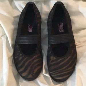 Munro Animal Print Mary Jane 8WW